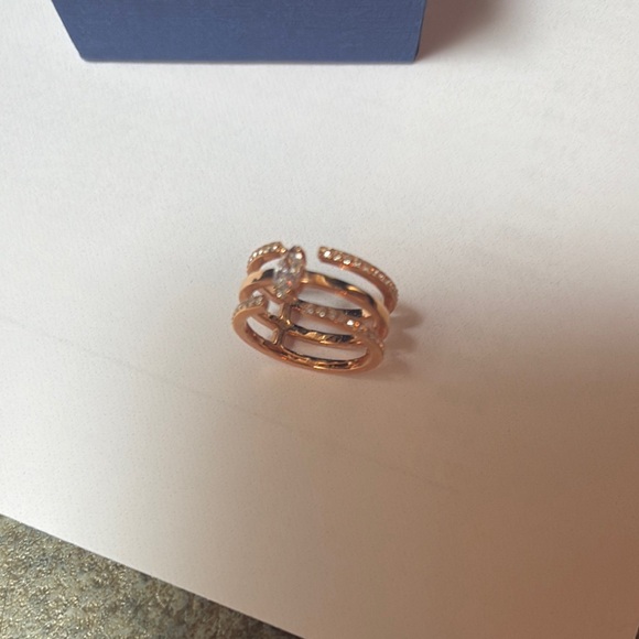 Elegant Gold Swarovski Ring - Picture 5 of 5